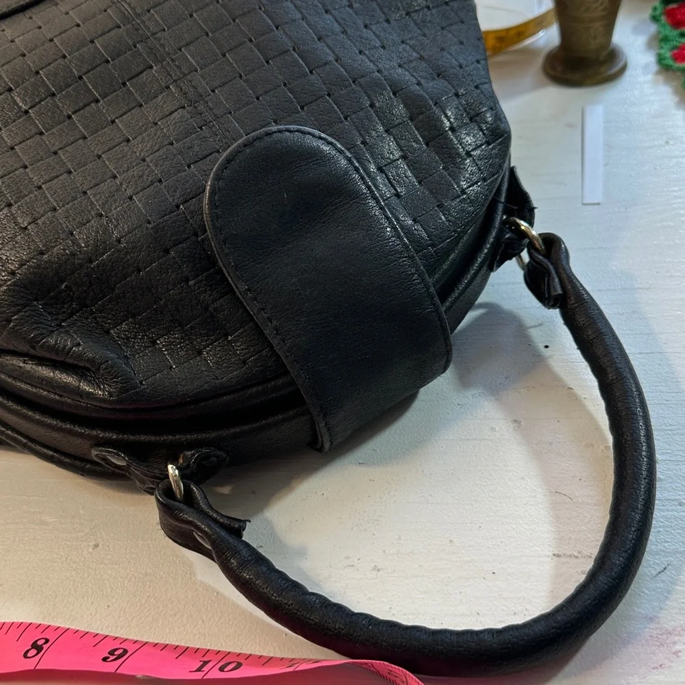 A & W Leather Duck Logo medium handbag